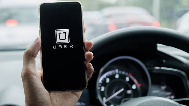 Uber jede na zelené vlně a představuje nové funkce vedoucí k udržitelnosti