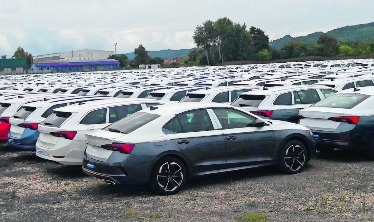 Výroba automobilů v ČR v říjnu kvůli odstávkám klesla meziročně o 47%