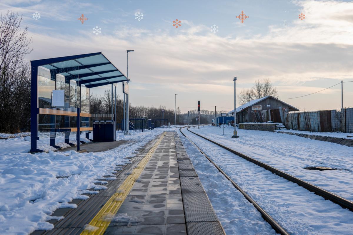 Fotoreportáž: Správa železnic zrealizovala krásnou rekonstrukci zastávky a nejen to!