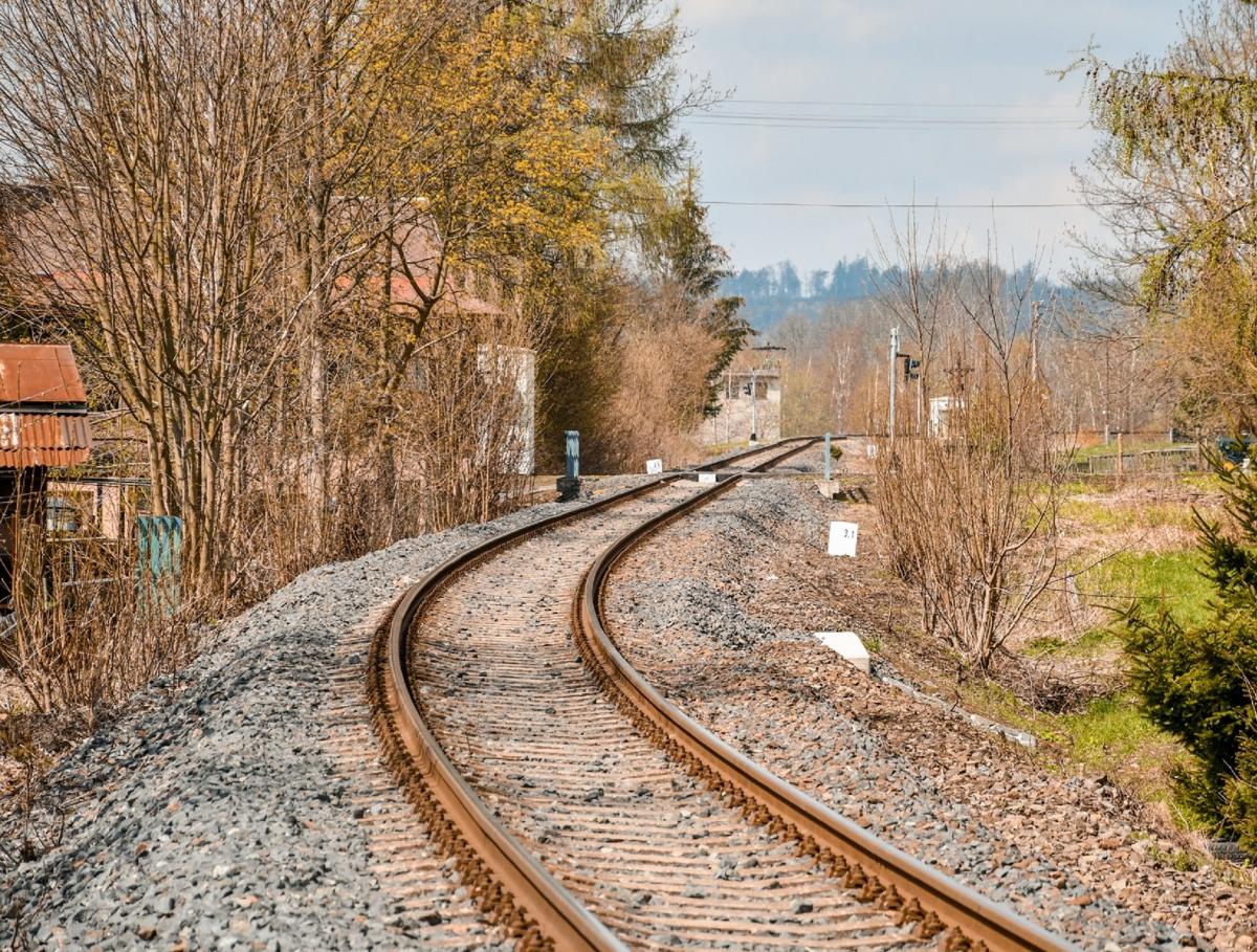 Vlaky se po prázdninové výluce vracejí na trať z Brna do Střelic