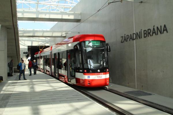 V Brně bude jezdit dalších 20 obousměrných tramvají Škoda 45T